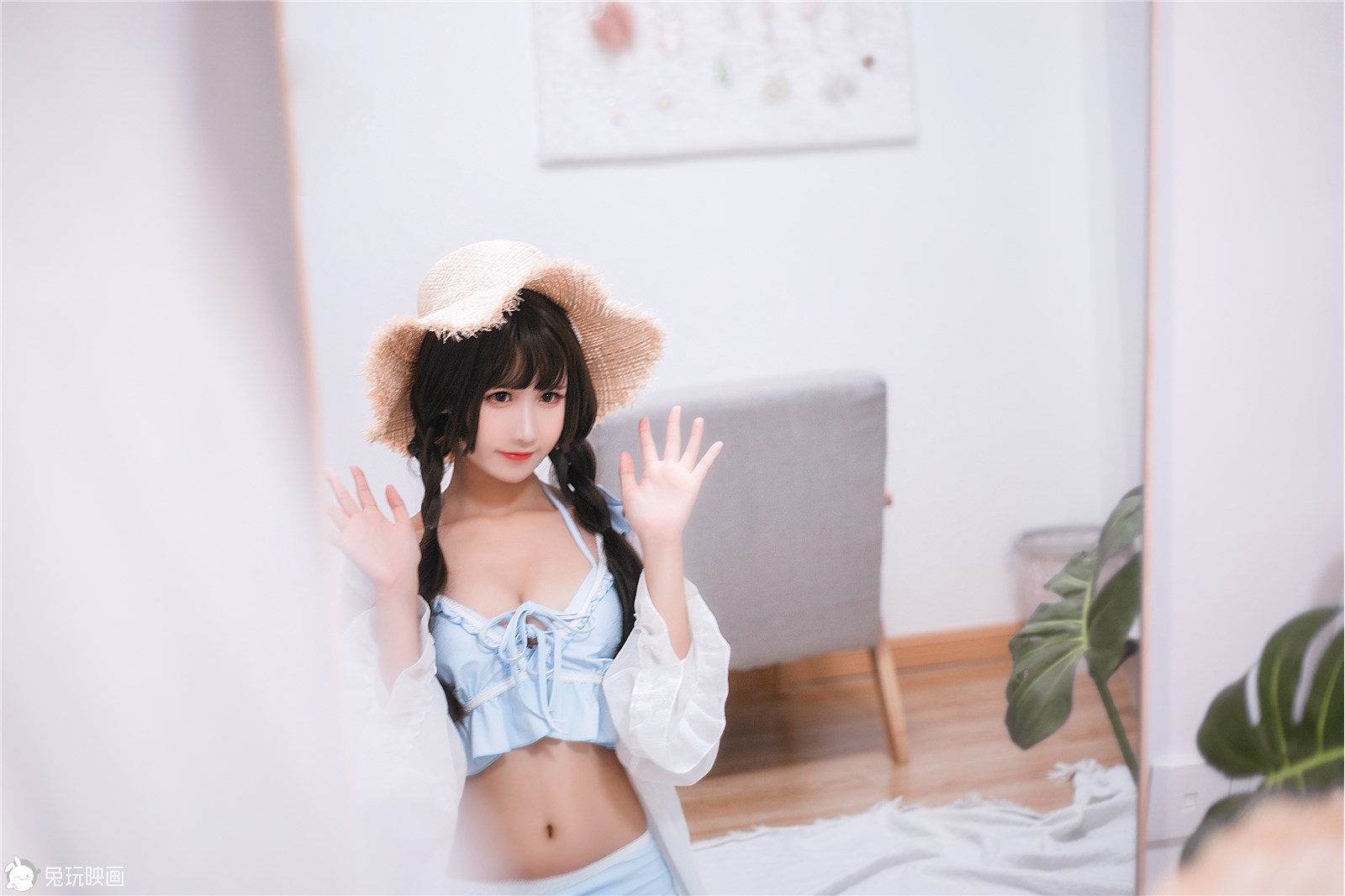 Summer in Room VOL.057, Rabbit Playing with Pictures(10)